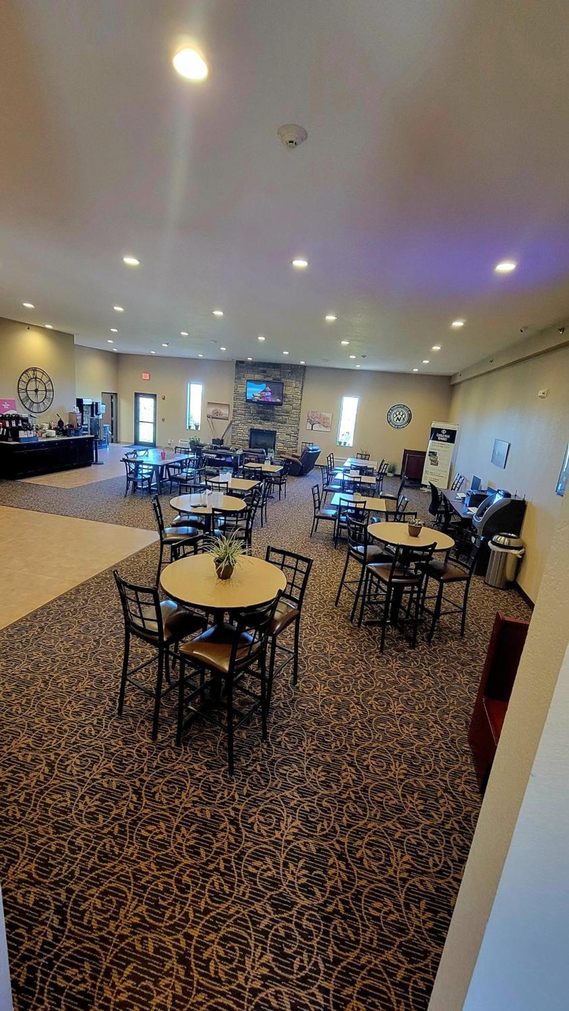 Cobblestone Inn & Suites メリービルメリービル  エクステリア 写真