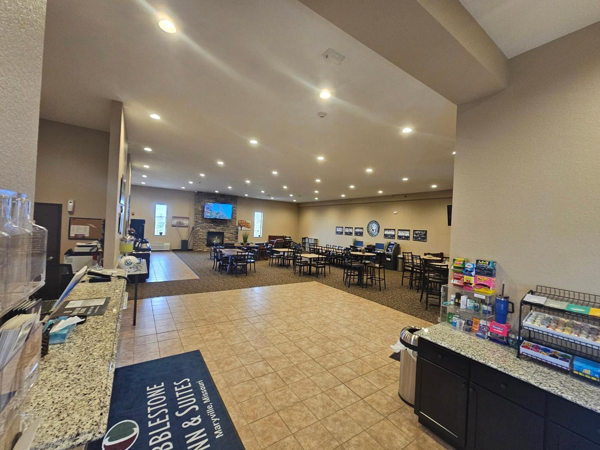 Cobblestone Inn & Suites メリービルメリービル  エクステリア 写真