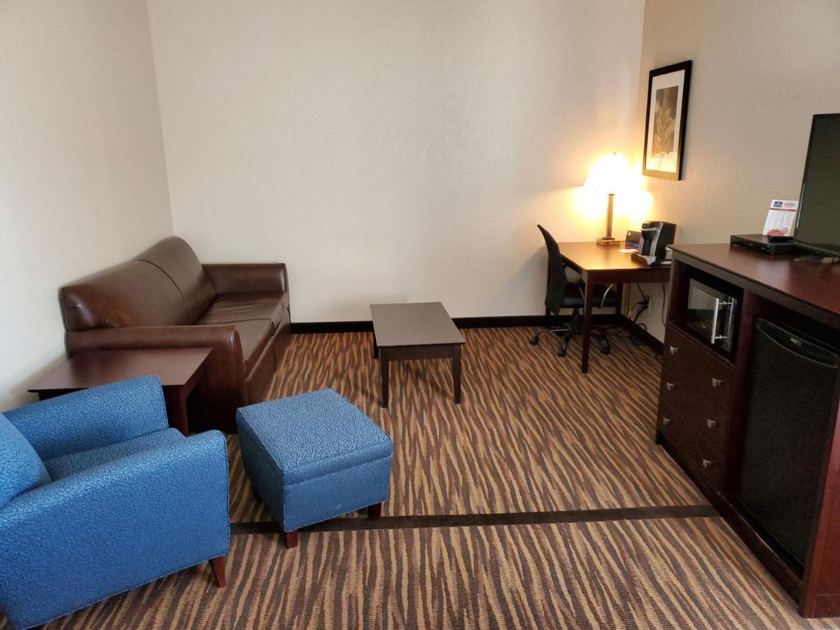 Cobblestone Inn & Suites メリービルメリービル  エクステリア 写真
